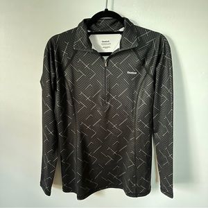 Reebok medium athletic running quarter zip black patterned zip up